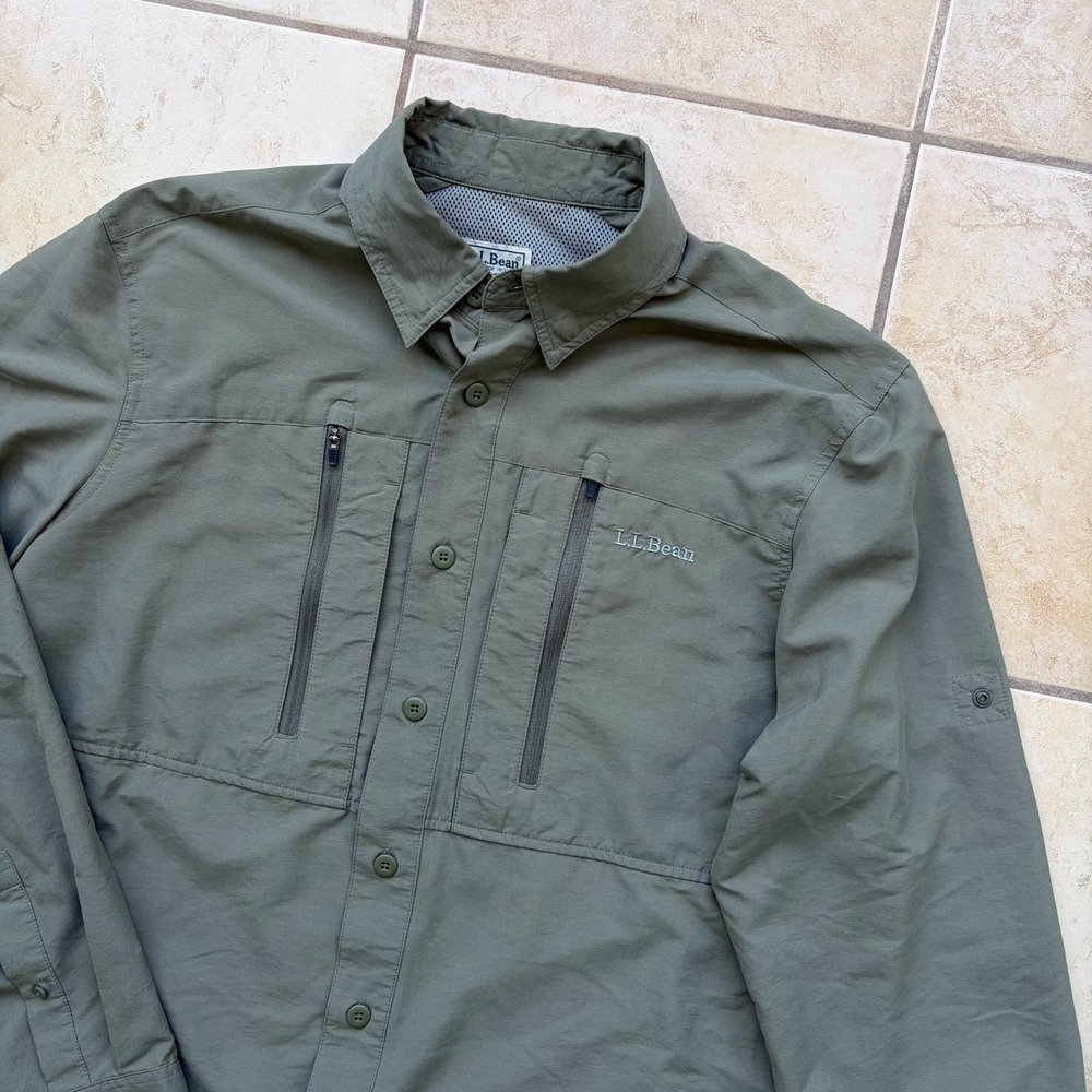 LL Bean Shirt Mens Medium Green Button Down Insect Repel Fishing Vented Roll Tab - Picture 2 of 10